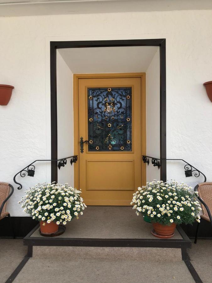 Gaestehaus U Veronika Incl Fruehstuecksbuffet Und Koenigscard Mit 200 Kostenlosen Attraktionen Appartement Unterammergau
