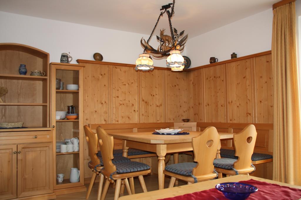 Appartement Gaestehaus U Veronika Incl Fruehstuecksbuffet Und Koenigscard Mit 200 Kostenlosen Attraktionen *