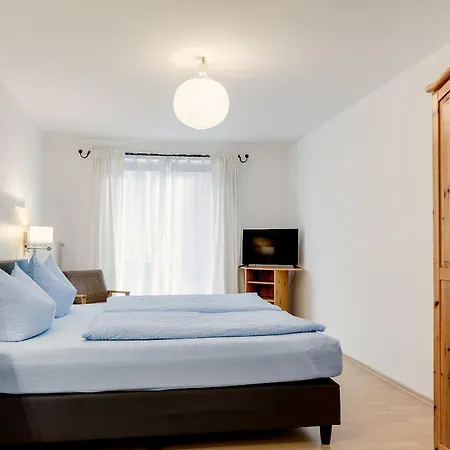 Gaestehaus U Ferienwohnungen Veronika Incl Fruehstuecksbuffet Und Koenigscard Mit 200 Kostenlosen Attraktionen Unterammergau Buitenkant foto