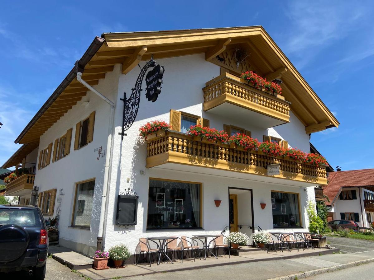Gastehaus Veronika: Breakfast Buffet & Königscard Attractions Included * Unterammergau