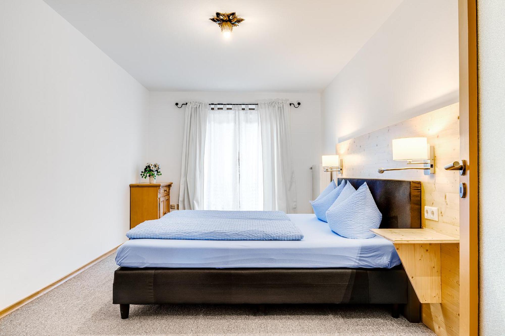 Gastehaus Veronika: Breakfast Buffet & Königscard Attractions Included Apartment *