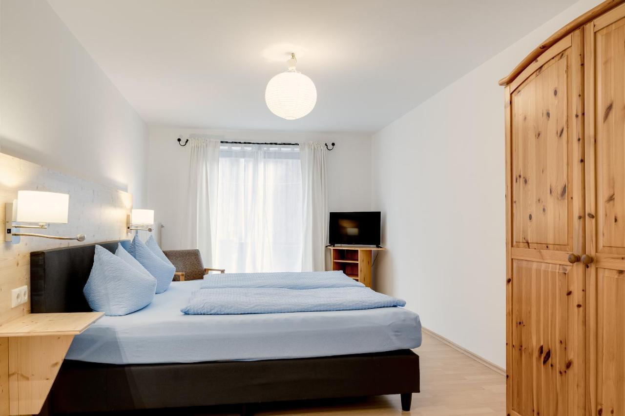 Gastehaus Veronika: Breakfast Buffet & Königscard Attractions Included Apartment *